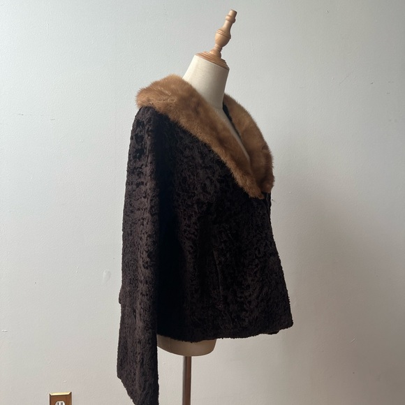 VINTAGE 1950’s Lord & Taylor Genuine Fur Curly Lamb Brown Short Coat Medium - Picture 5 of 12